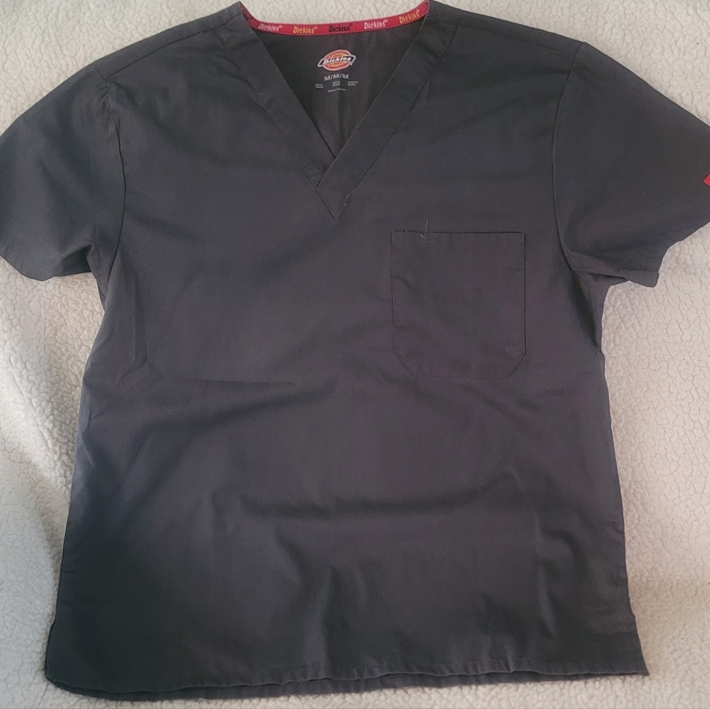 NWOT Women scrub top